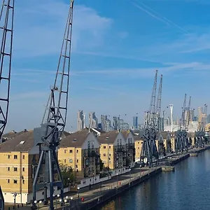  Apartment Excel Riverview Luxury -sleep 6- Free Parking- Playstation 4 United Kingdom