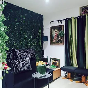  Homestay Uttsav Green - Affordable Zone 3 - Accessible Public Transport United Kingdom